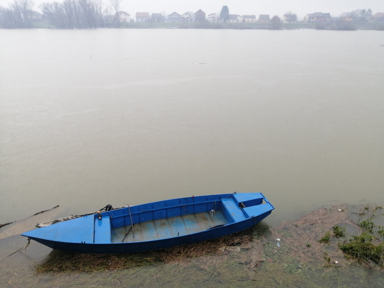 Na Obali Save Kod Slavonskog Broda Prona Ena Tijela