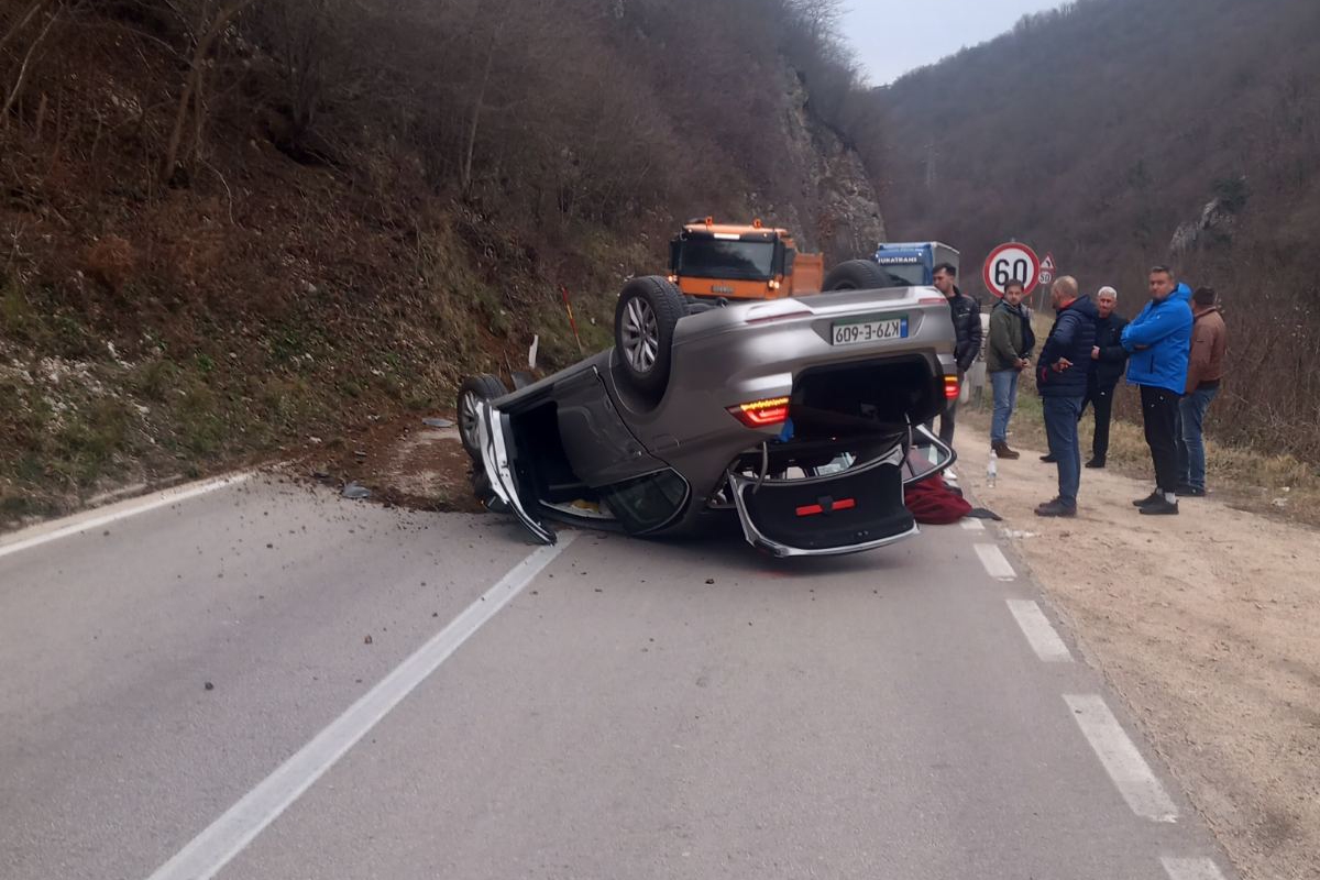 U saobraćajnoj nesreći kod Krupe na Vrbasu povrijeđena jedna osoba