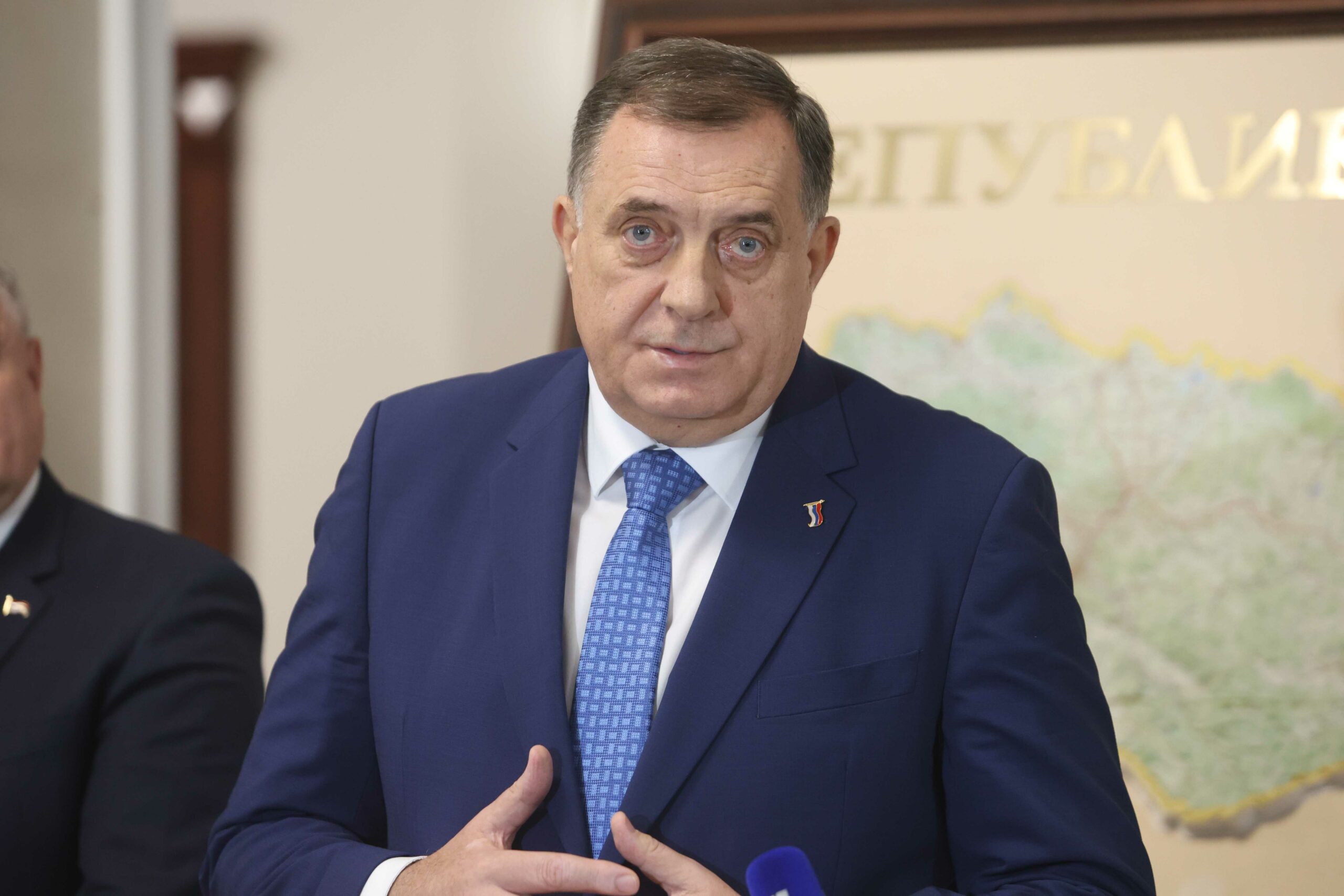 Dodik Izrazio Aljenje Jer Je Crna Gora Odbila Njegov Poziv Za U E E U