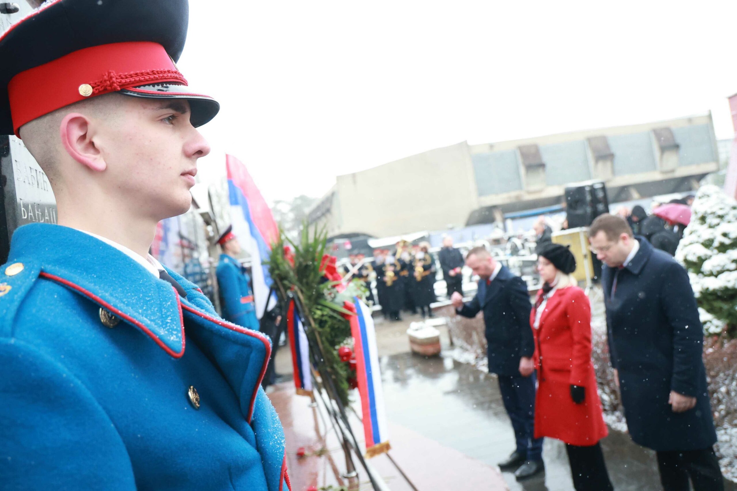 Dan Republike Srpske Po Eo Polaganjem Vijenaca Na Spomenik Herojima