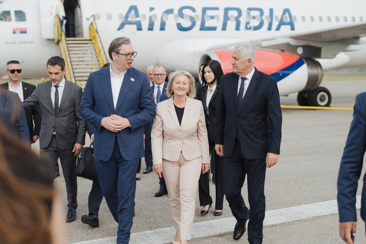 Aleksandar Vu I Otkrio Ta Ga U Mostaru Eka Nakon Zagrljaja I Zdravica