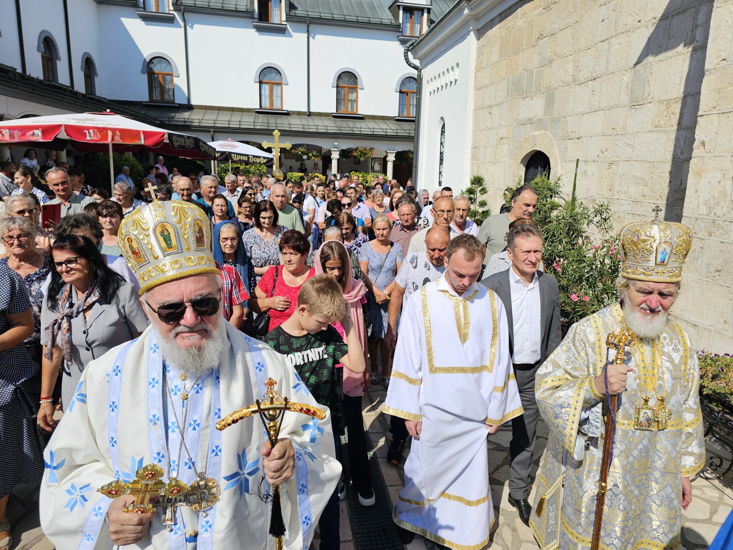 Proslavljena Velika Gospojina U Manastiru Tavna Kod Ugljevika