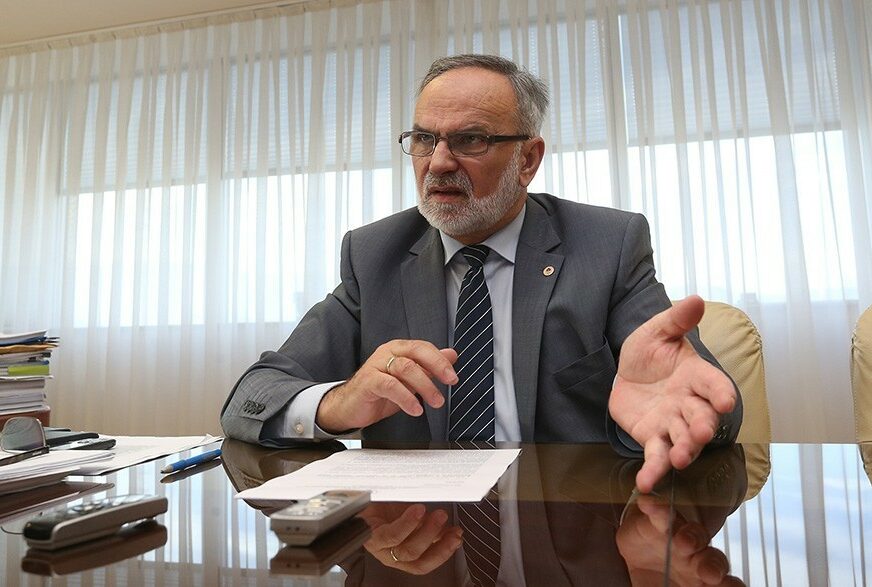 Ministar Malešević za SRPSKAINFO: Povećanjem plata je ISPRAVLJENA NEPRAVDA prema prosvjetarima