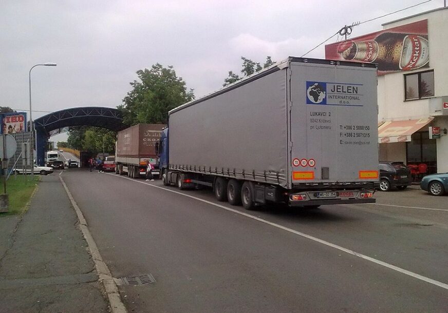KORONA VIRUS BLOKIRAO PREVOZNIKE Hrvatska ne dozvoljava prolaz kamionima iz Srpske