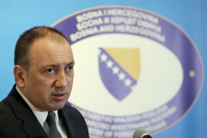 NEODGOVORAN POTEZ DRŽAVNOG SLUŽBENIKA Ministar Crnadak odbacio navode Ivice Dronjića