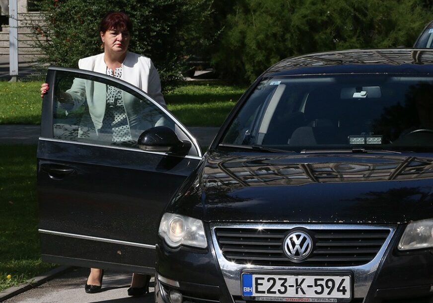 Ministarstvo porodice omladine i sporta u Vladi Srpske BEZ NOVCA za sanaciju