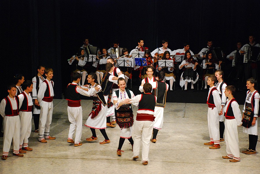Promocija tradicije i običaja: Festival srpskog folklora za vikend na tvrđavi Kastel