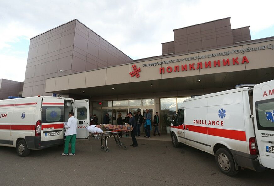 UKC: Stabilno stanje pacijenta povrijeđenog u saobraćajci u Brestovčini