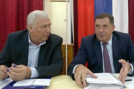 SAZNAJEMO Dodik insistira na kandidatima SNSD-a, DNS-u nudi pravo prvog biranja i 7 ministarskih mjesta