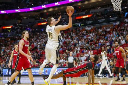 Jokić drži Denver u trci za plej-of, Klipersi sve dalje