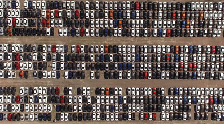 GROBLJA DIZELAŠA Čak 300.000 automobila čeka svoju sudbinu