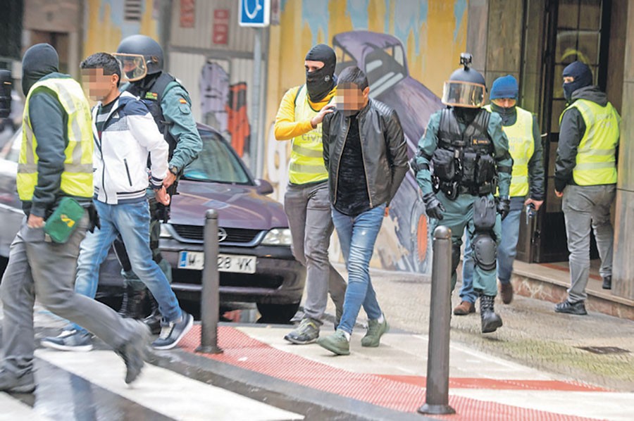 Internacionalna NARKO-BANDA pala u akcijama privođenja širom Španije, među uhapšenima i SRPSKI "PINK PANTERI"