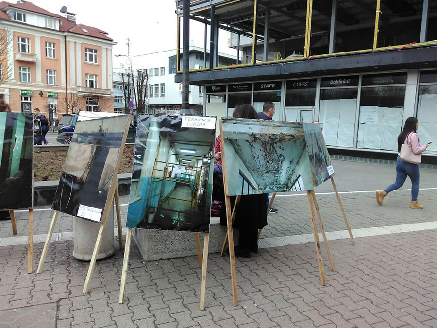 Loši uslovi na FOTOGRAFIJAMA: Izložba srednjoškolaca i danas na Trgu Krajine