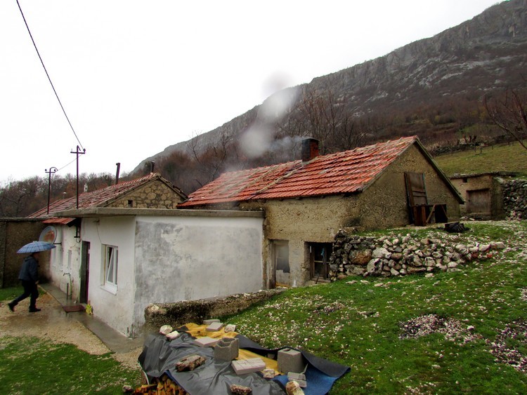 Humanisti pomogli da se UREDI KUĆA Mihića, Dodik donirao 5.000 KM