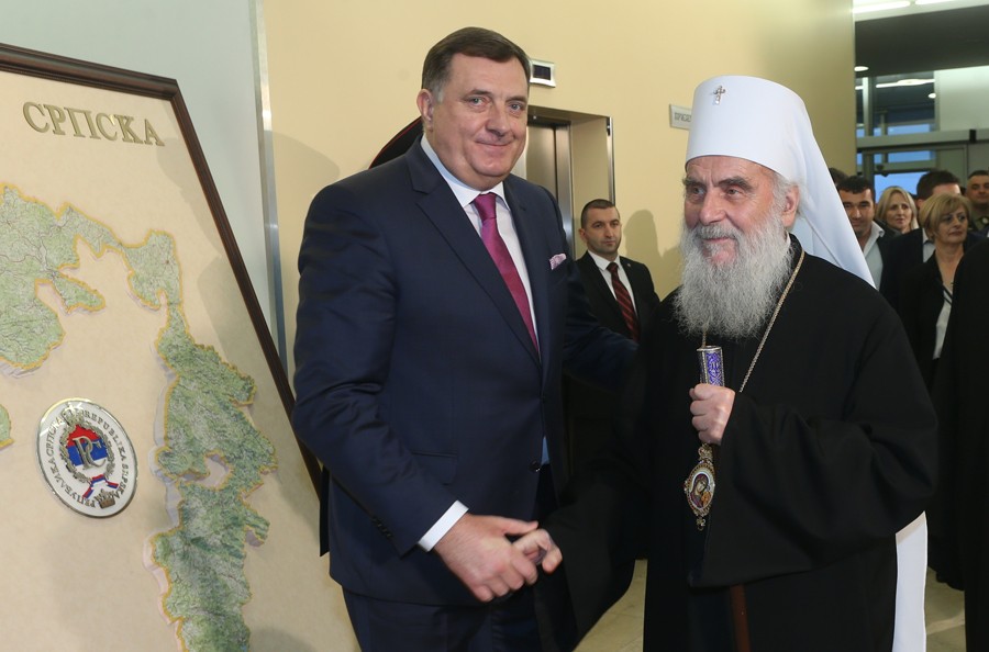 “NARODNO JEDINSTVO NE MOGU DA SPRIJEČE POLITIKE” Milorad Dodik na slavi kod partrijarha Irineja