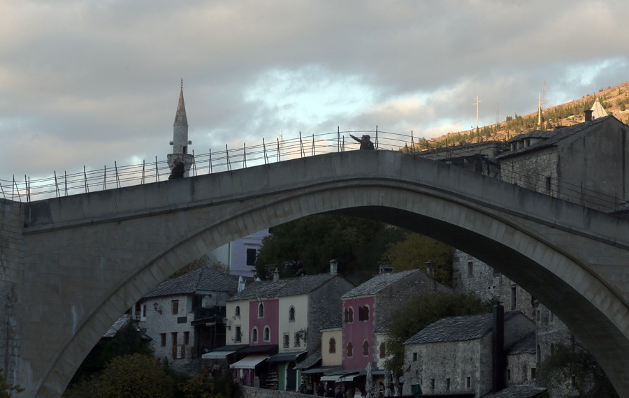 Nije isplivao iz Neretve: Stranac skočio sa Starog mosta u Mostaru