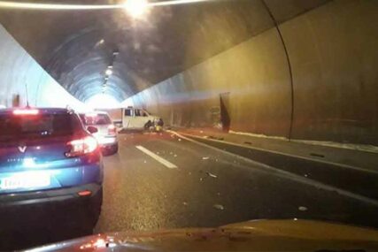 Saobraćajna nesreća u tunelu na autoputu Jošanica – Butile, povrijeđene dvije osobe
