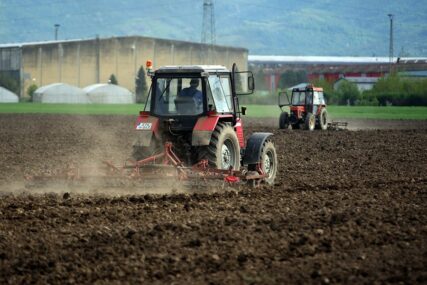 ZA JEDAN PROJEKAT BLIZU 200.000 KM Poziv poljoprivrednicima za bespovratna sredstva EU