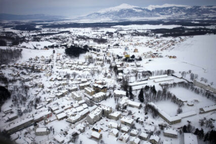 Drugi dan proljeća u Hercegovinu donio NOVI SNIJEG: U Nevesinju palo 15 centimetara bijelog pokrivača