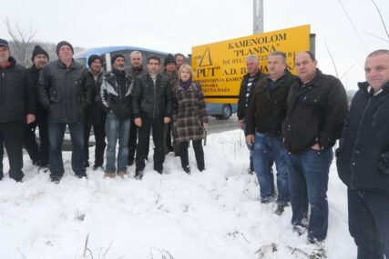 Banjalučka firma DEVET GODINA nije plaćala porez i doprinose: Radnici UMIRU jer ne mogu da se liječe