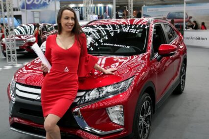 LUKSUZ KOJI SE RIJETKO VIĐA Na sajmu automobila u Beogradu i NAJSKUPLJI MODELI imaju kupce