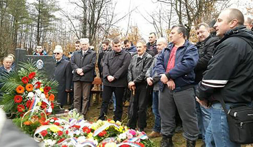 “UTKAO SVOJ ŽIVOT U SRPSKU” Obilježeno 25 godina od smrti Spomenka Gostića, najmlađeg odlikovanog borca Vojske RS