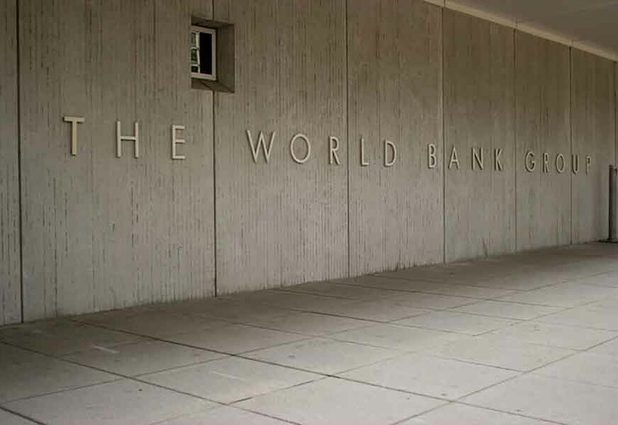 TRGOVINSKI RAT UZIMA DANAK Svjetska banka snizila prognozu globalnog rasta