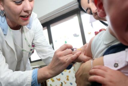 POSLJEDICA EPIDEMIJE KORONE Ove godine manji procenat djece koja su primila MRP vakcinu