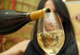 Otvoren Sajam meda i vina: U Trebinju proizvode predstavila 32 izlagača