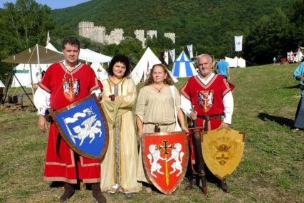 POVRATAK U SREDNJI VIJEK Vitezovi ponovo u pohodu na banjalučki Kastel