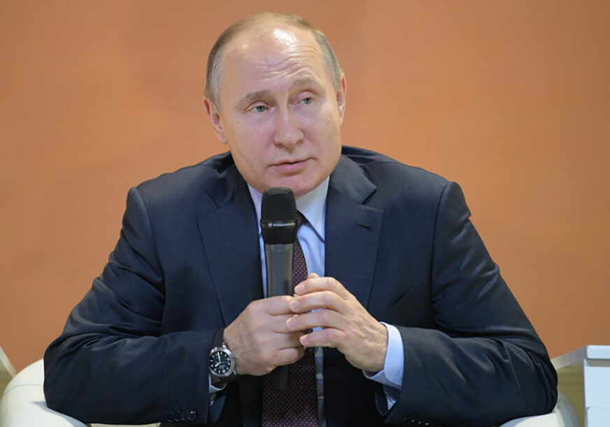 Obavio građansku dužnost: Optimistični Putin glasao u Moskvi