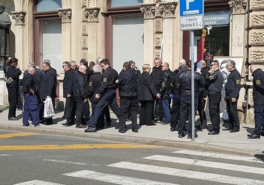 Još jedan šou crnokošuljaša u Zagrebu, uzvikivali ime Donalda Trampa
