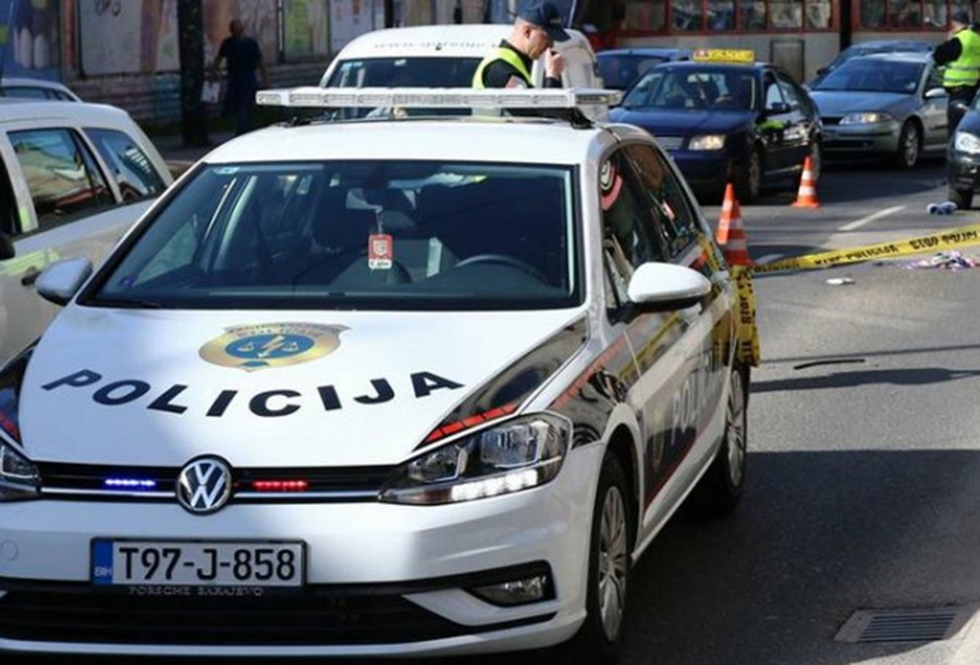 TEŽA SAOBRAĆAJKA Četvoro povrijeđenih u sudaru dva vozila kod Tarčina