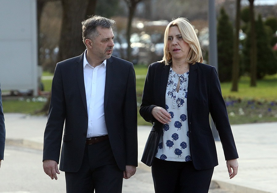 EMOCIJE I ASFALT Zašto je vlast u Banjaluci pala, a opozicija skočila