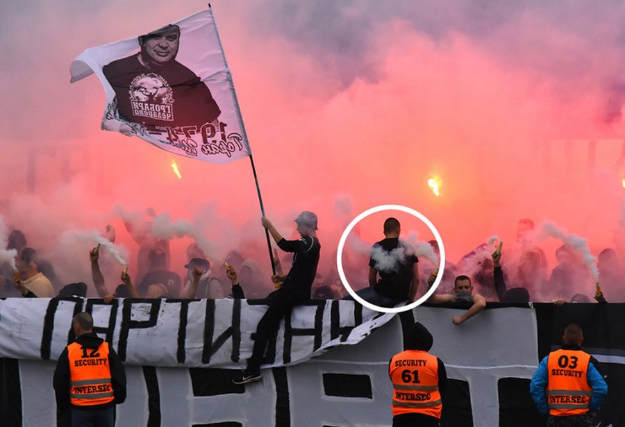 TRIJUMF NAGOG HULIGANA Krvave glave izbačen sa tribine, sad postao VOĐA NAVIJAČA  