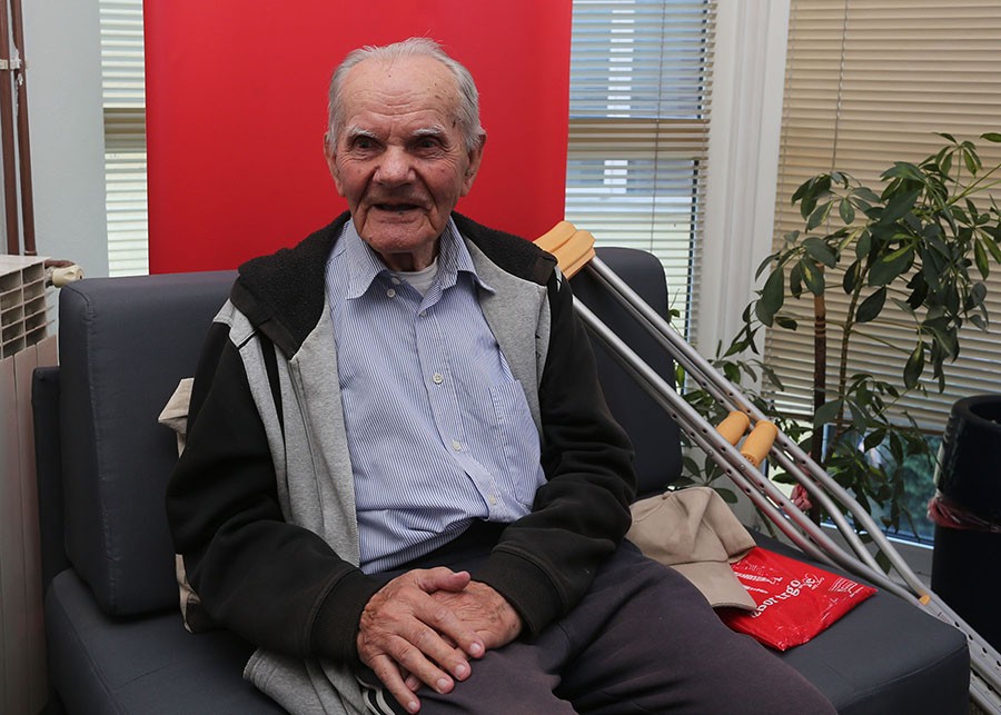 "KAD KAŽEM DA NEMA PLATE SVI ODU" Humanitarac Mitar Medović (95) traži nasljednika