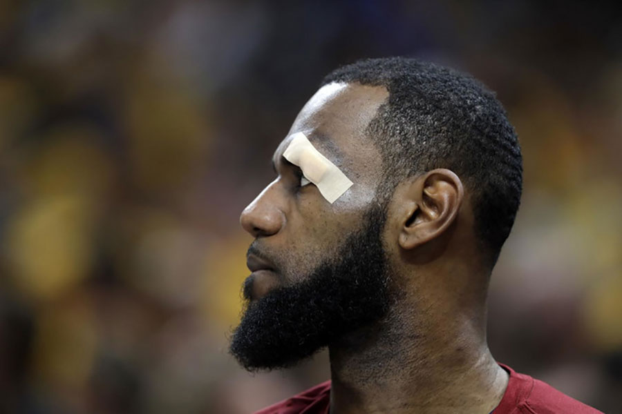 Tri izuzetno zanimljiva meča NBA plej-ofa: Krah "supertima", totalno neočekivani junak i OSVETA CIJELOG GRADA Lebronu