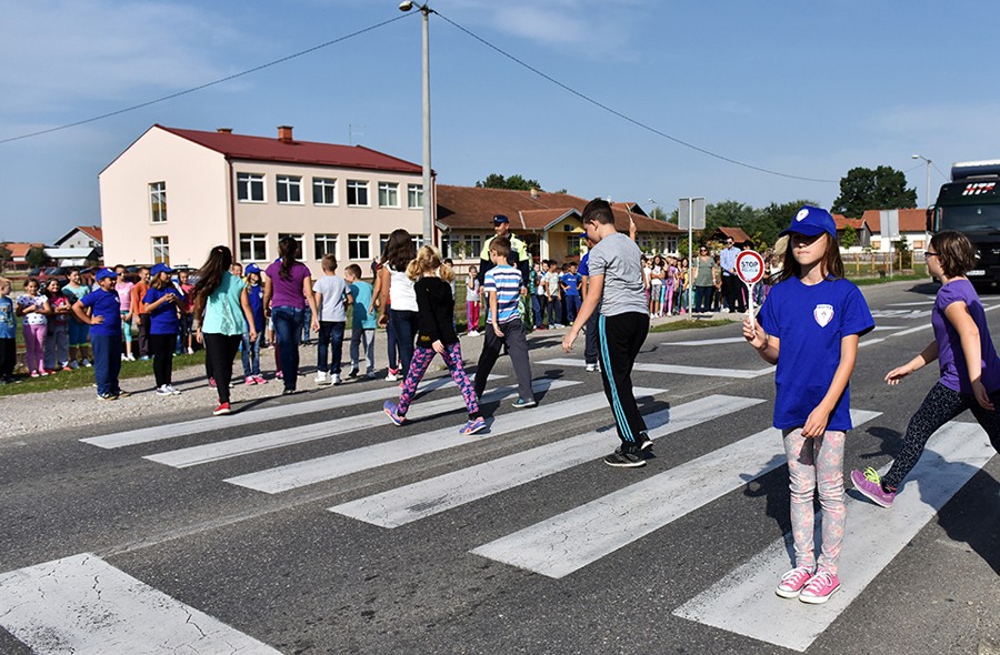 Vrijedna donacija Srbije za OŠ „ Jovan Dučić“ iz Bijeljine: Škola u Patkovači dobija salu