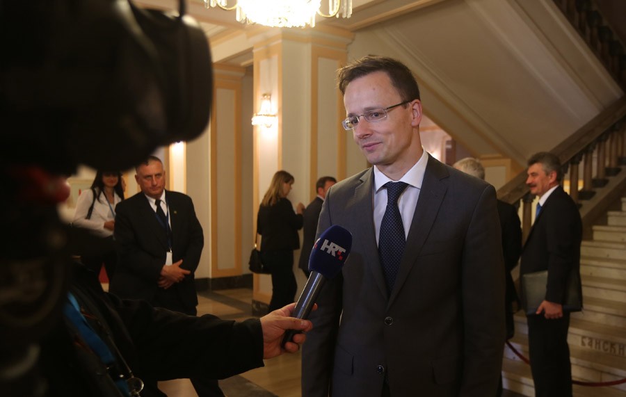 "ODLUKA MORA BITI JEDNOGLASNA" Sijarto poručio da će Mađarska uložiti veto ako EU pokuša uvesti sankcije Dodiku
