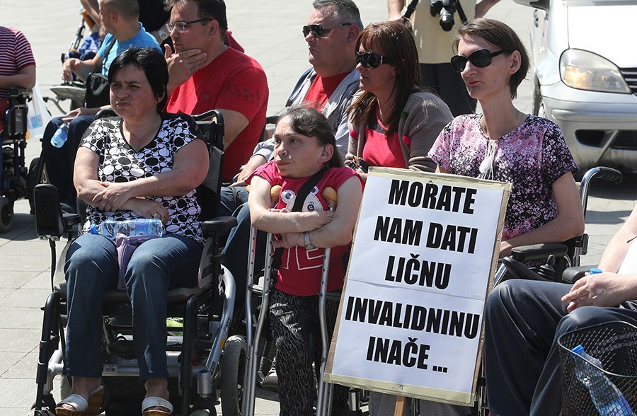 VLADA SRPSKE OBEĆAVA Od 1. jula invalidnine ZA SVE, bez obzira na imovno stanje