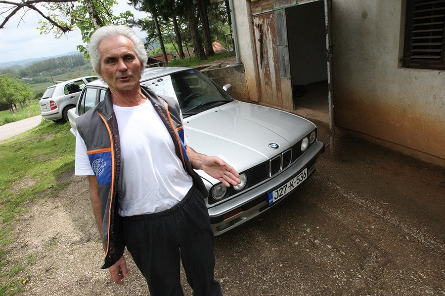 ZLATNO DOBA DIKTATURE PROLETARIJATA Rajko Bukša svjedok vremena kada je radnik OD PLATE mogao da kupi NOVI AUTOMOBIL