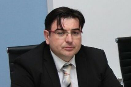 NOVA PREVIRANJA U SDS Direktor Arhiva BiH izbačen iz stranke