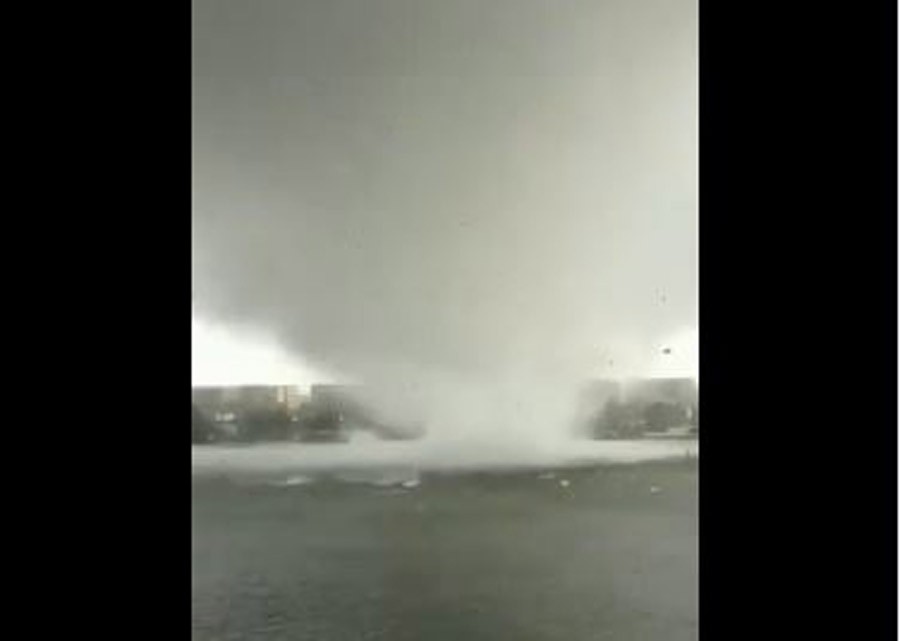 Tornado pogodio Floridu, pogledajte nevjerovatne snimke HAOSA (VIDEO)