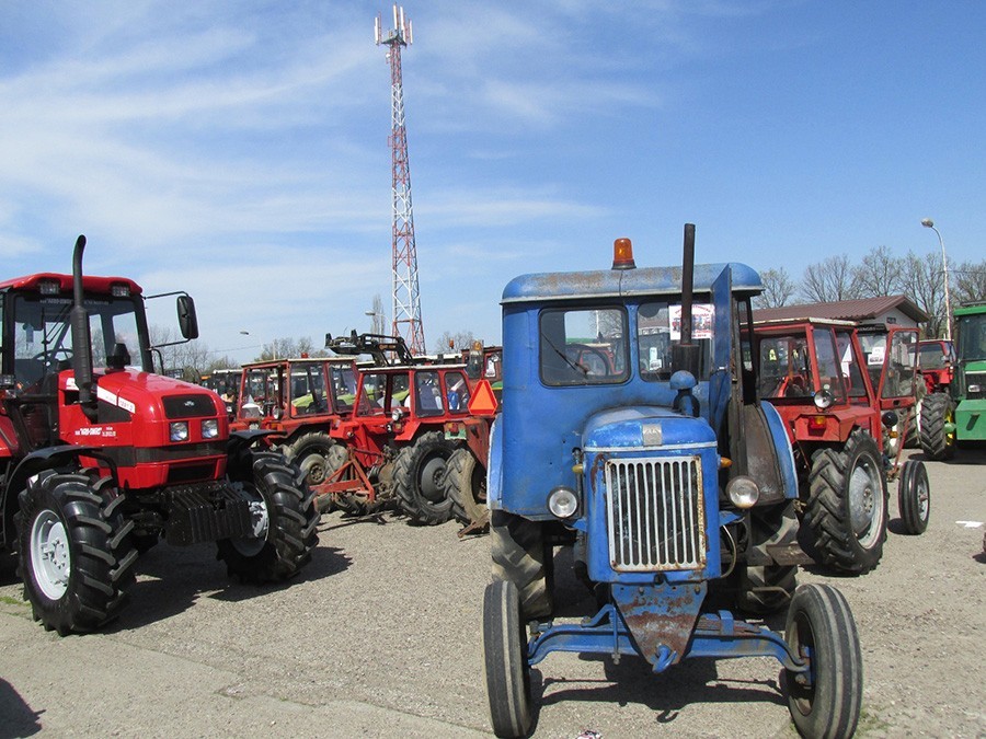Održana prva traktorijada u Šamcu, najstariji model iz 1952. godine