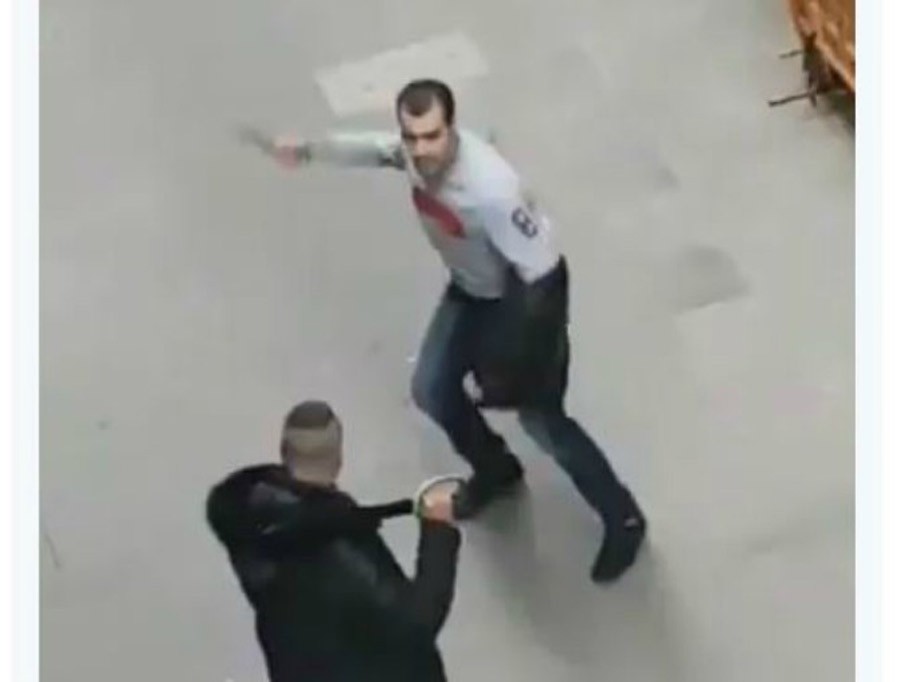 SJEVALI MAČETA I NOŽ Kako izgleda obračun narkodilera u središtu Barselone (VIDEO)