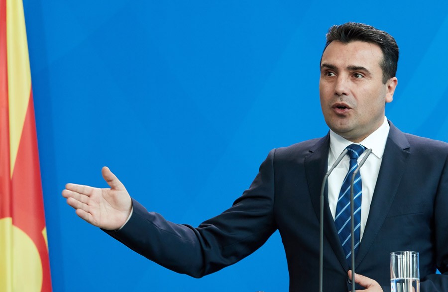 “NENAMJERAN PROPUST” Pogreško intoniranje himne Zoran Zaev OVAKO komentariše