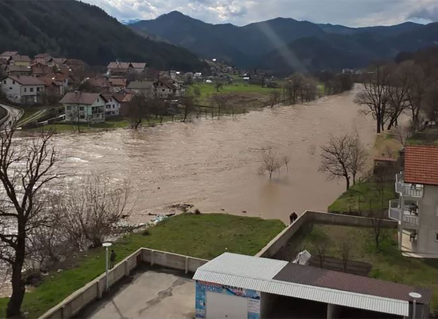 SVI U PRIPRAVNOSTI Rijeka Bosna PRIJETI DA BLOKIRA 50 domaćinstava kod Žepča