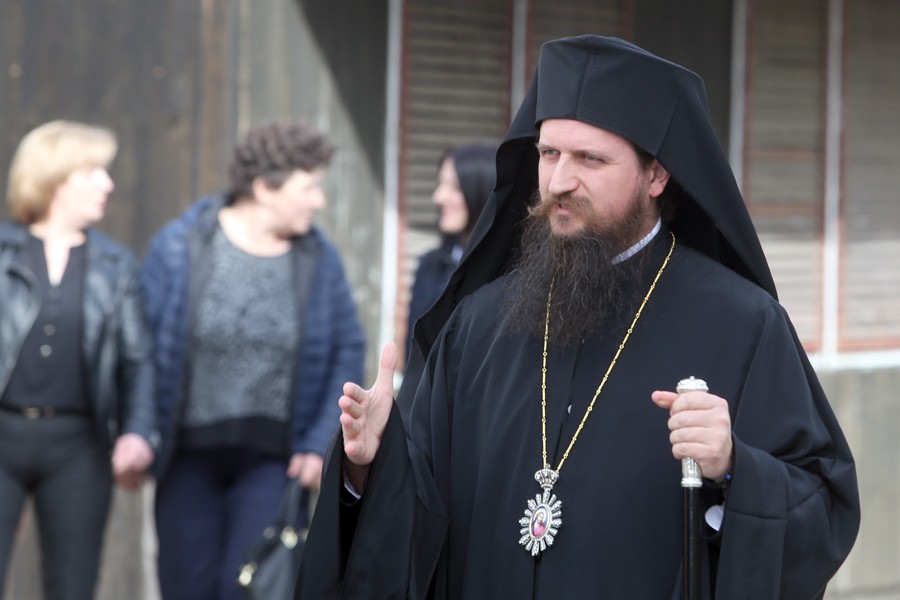 Episkop Sergije: Trava do koljena u Jasenovcu je metafora našeg zaborava