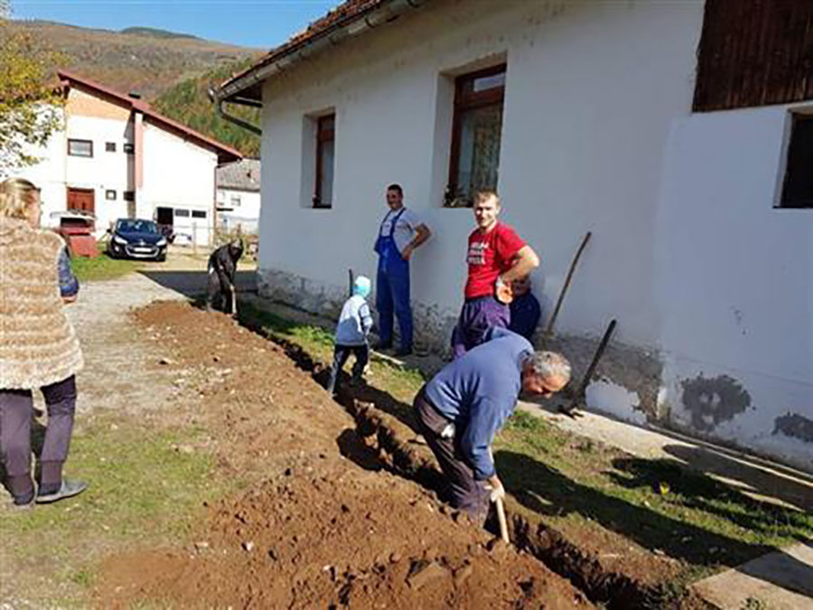 Škola u Foči PRVI PUT dobila vodu za piće i mokri čvor