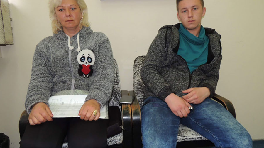 Posjeta prijateljima pretvorila se u NOĆNU MORU: Lokalne siledžije MALTRETIRALE majku i sina na putu u Šamcu